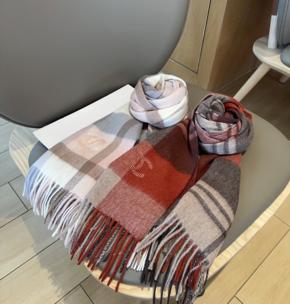 【▪Chanel · 香奈儿难得一见的温柔配色，超级迷恋❗️气质低调恬静又不失优雅❗️】重点推荐❗️高级