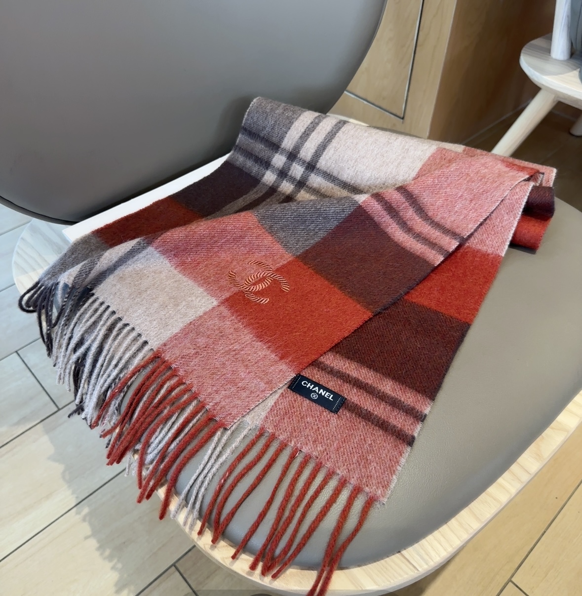 【▪Chanel · 香奈儿难得一见的温柔配色，超级迷恋❗️气质低调恬静又不失优雅❗️】重点推荐❗️高级