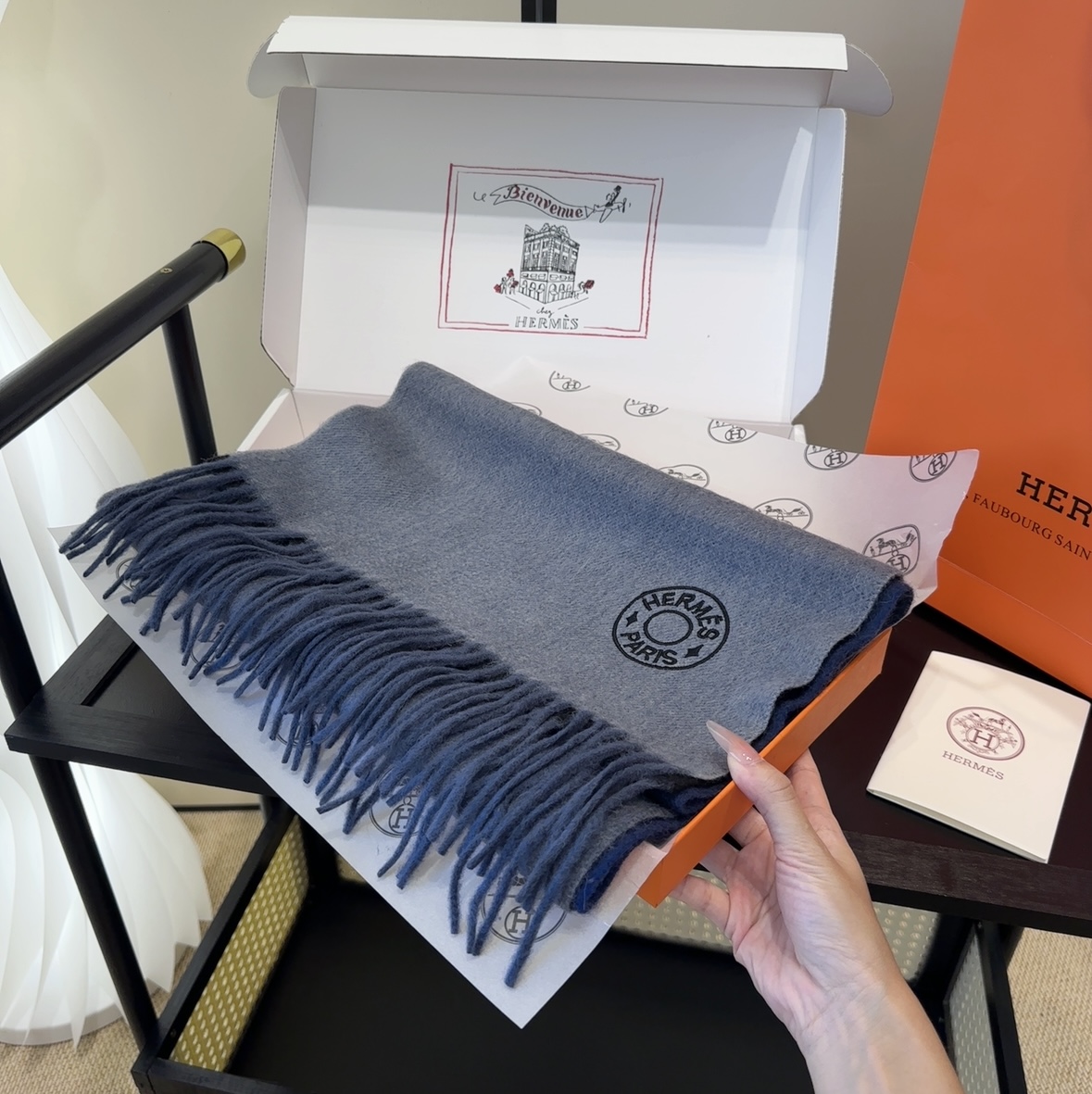 【▪️家属福利来了！！爱马仕高端重磅男士围巾！】怒赞推荐，激动~！！下手绝对要快，同步专柜，最高端的男士