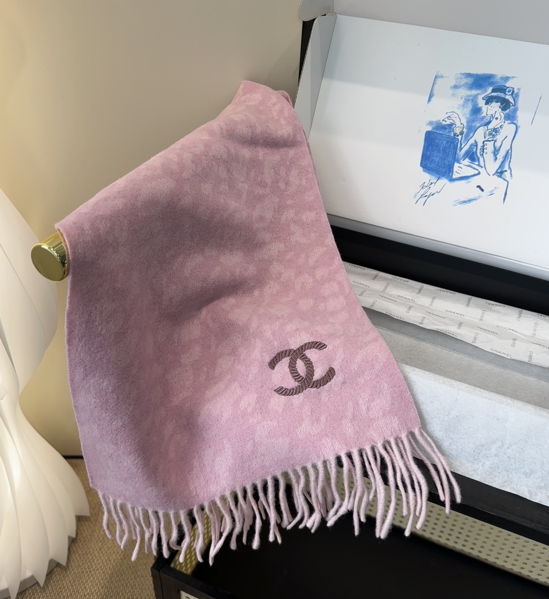 上新！2025秋冬香奈儿男女同款，同步，高端羊绒针织围巾！ 可正式，可随意，非常Classical的设计