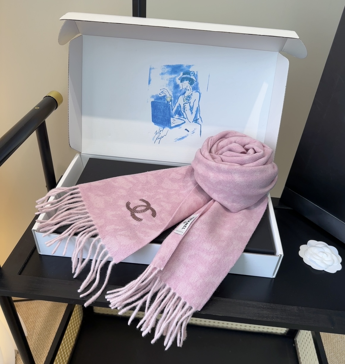 上新！2025秋冬香奈儿男女同款，同步，高端羊绒针织围巾！ 可正式，可随意，非常Classical的设计