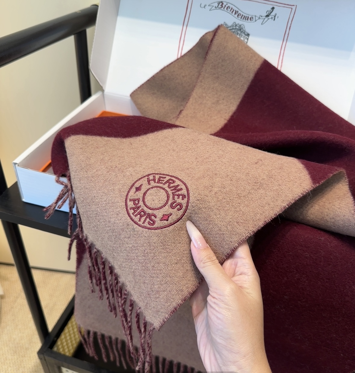 2025年Hermes · 爱马仕，难得一见的温柔配色，低调又不失优雅❗️】重点推荐❗️双边配色，一条围