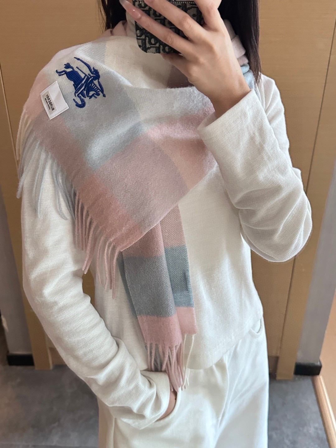 Burberry · 巴宝莉围巾❗️好看的要疯掉了，太有型太有魅力了❗️❗️非常斯文时尚的秋冬单品！真的