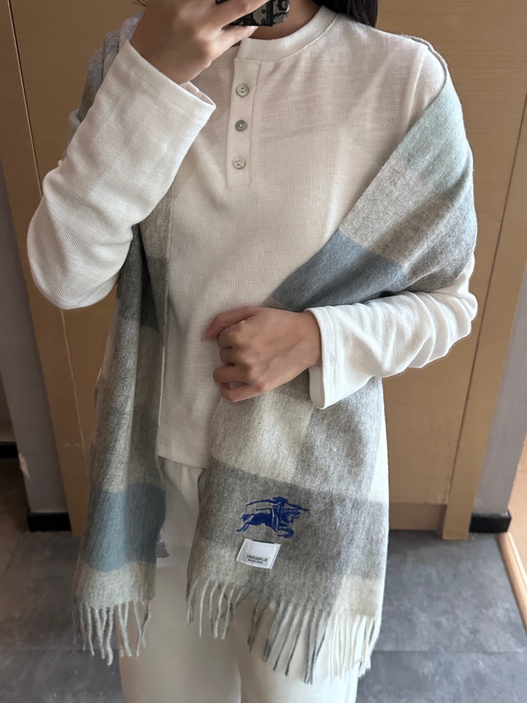 Burberry · 巴宝莉围巾❗️好看的要疯掉了，太有型太有魅力了❗️❗️非常斯文时尚的秋冬单品！真的