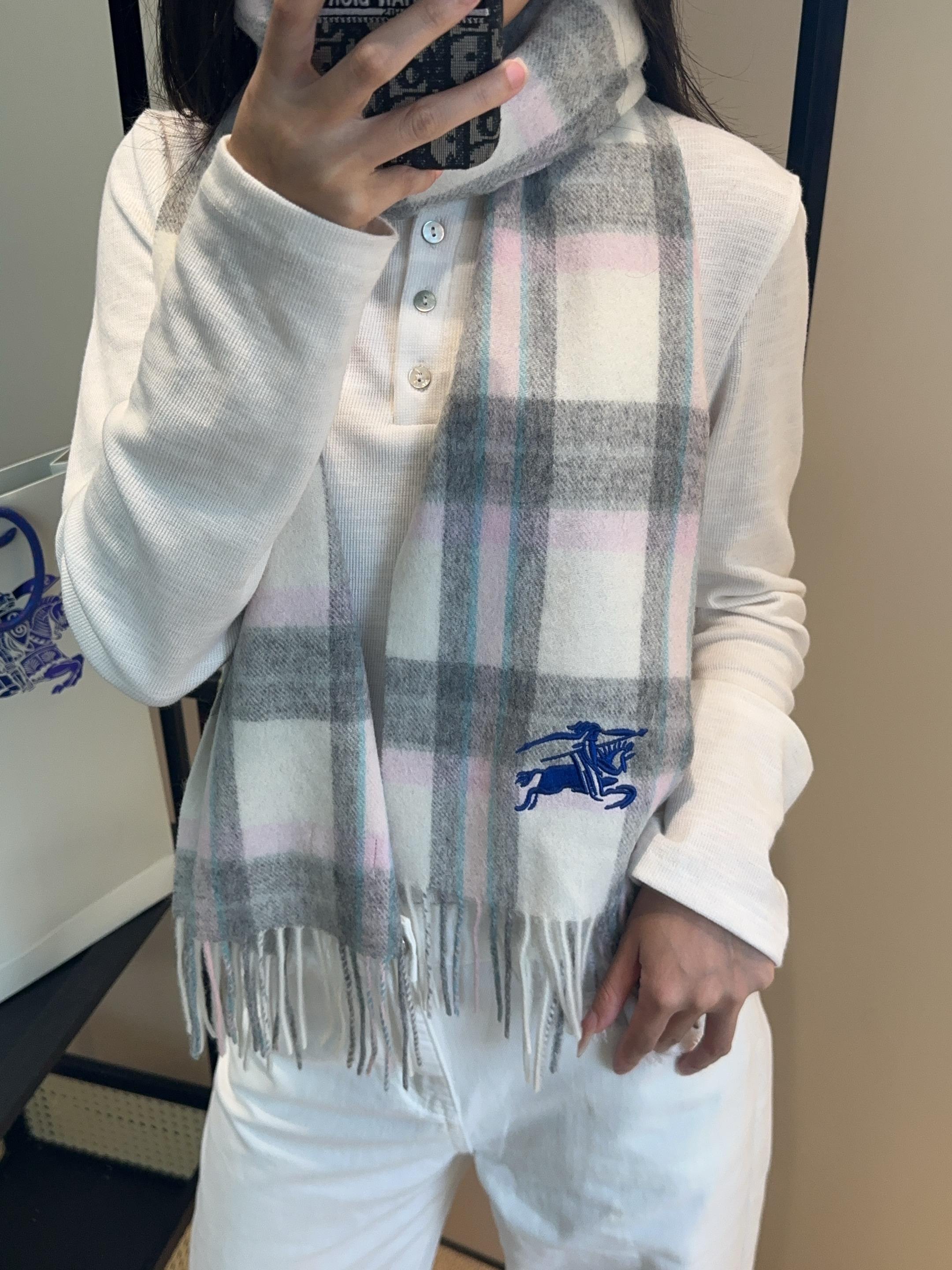 Burberry · 巴宝莉围巾❗️好看的要疯掉了，太有型太有魅力了❗️❗️非常斯文时尚的秋冬单品！真的