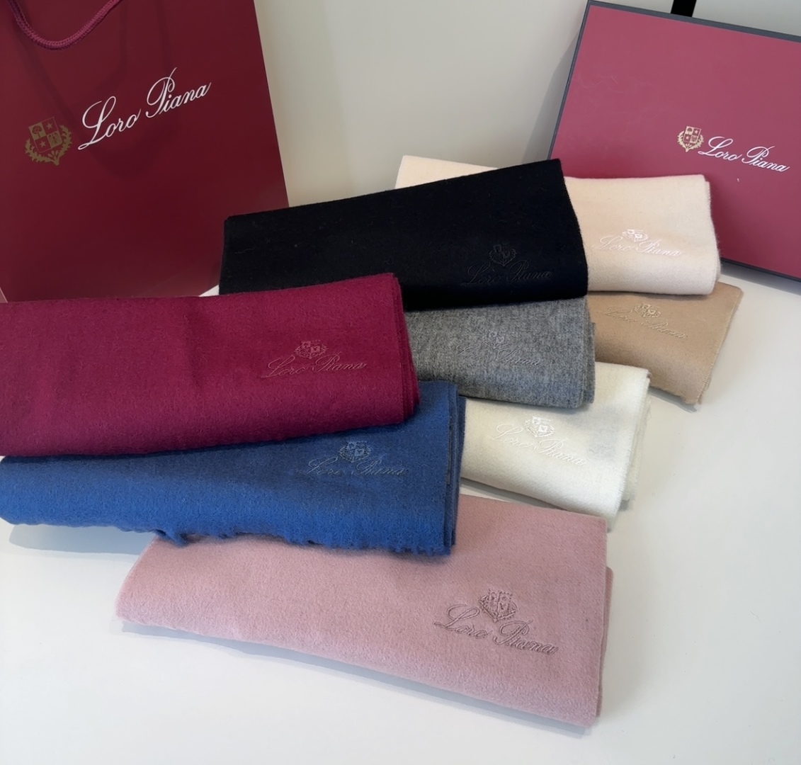 🆕Loro Piana · 【贸易公司尾单，极品山羊绒围巾披肩】送人自留都太高大上了😍重磅上新，爆款爆款