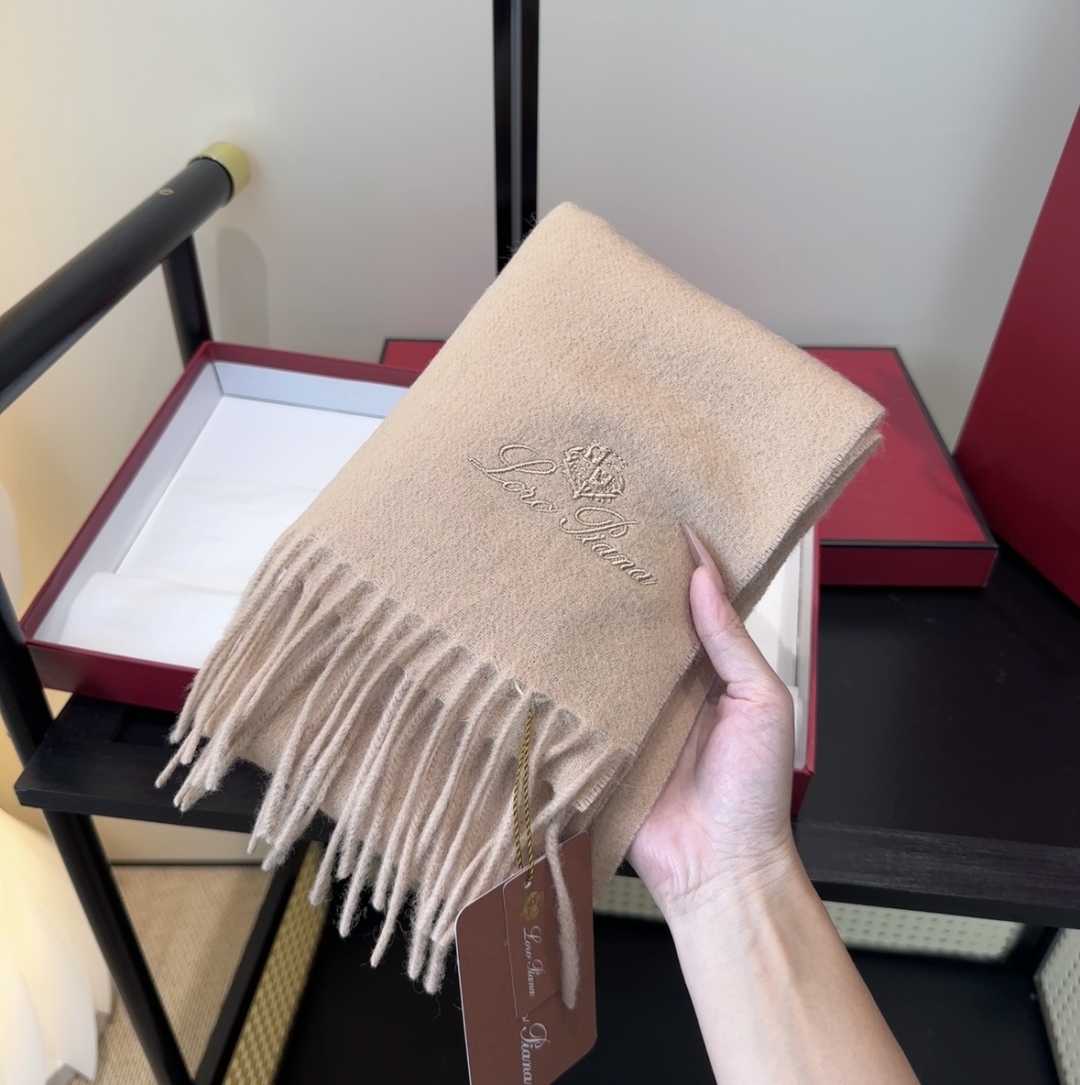 🆕Loro Piana · 【贸易公司尾单，极品山羊绒围巾披肩】送人自留都太高大上了😍重磅上新，爆款爆款