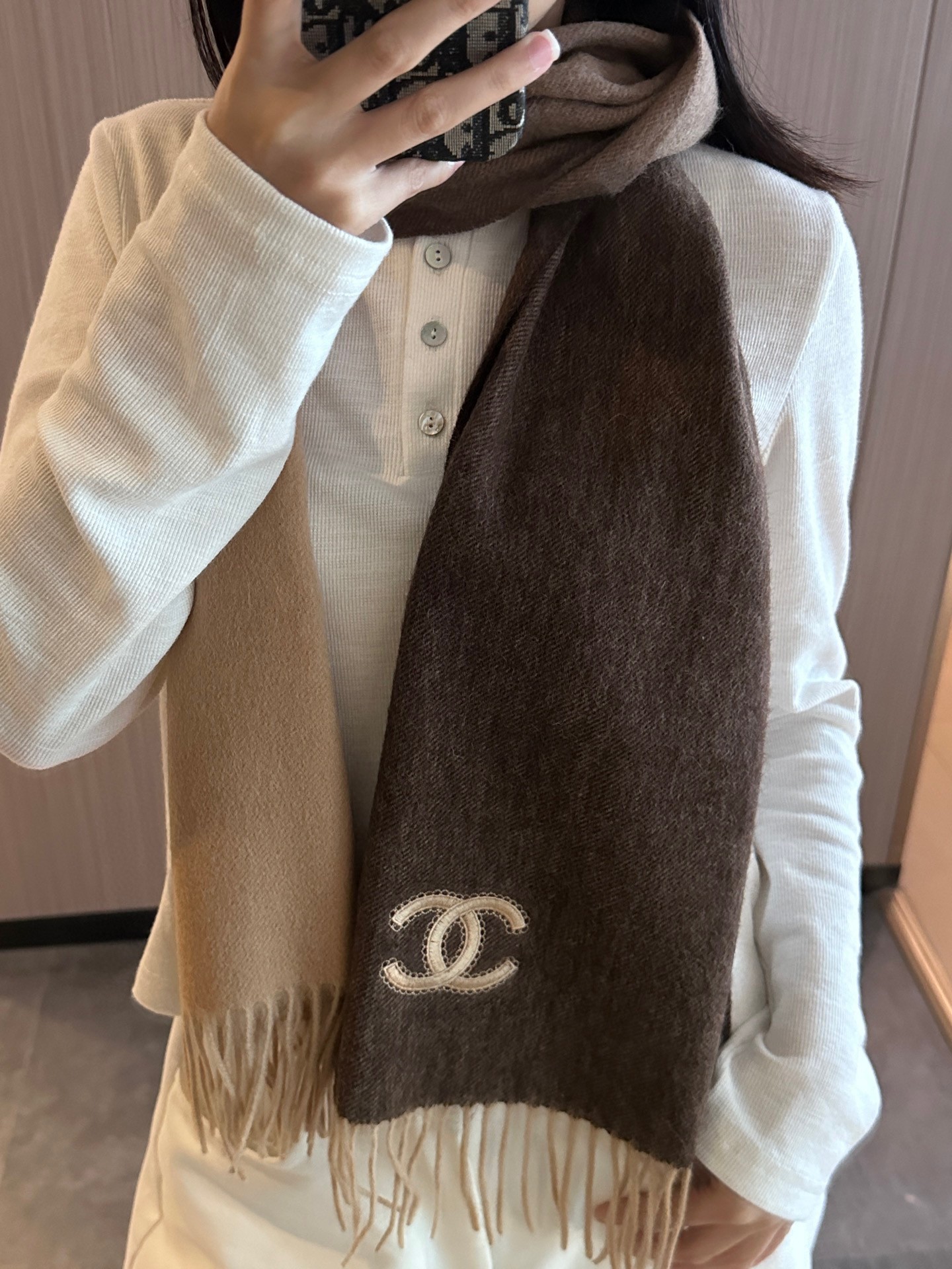 【▪香奈儿· 难得一见的温柔配色，超级迷恋❗️气质低调恬静又不失优雅❗️】重点推荐❗️高级舒适时髦气质，