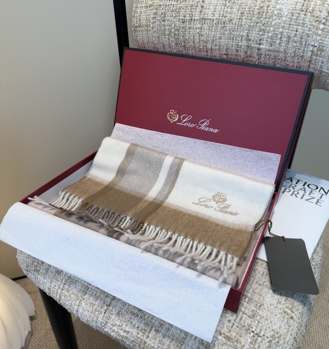 🆕Loro Piana · 【贸易公司尾单，极品山羊绒围巾披肩】送人自留都太高大上了😍重磅上新，爆款爆款