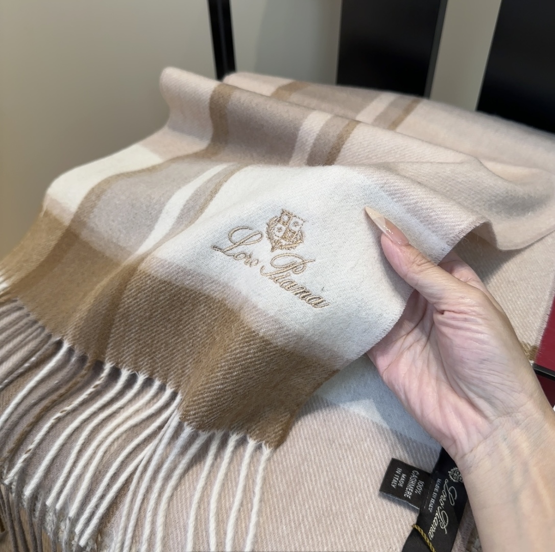 🆕Loro Piana · 【贸易公司尾单，极品山羊绒围巾披肩】送人自留都太高大上了😍重磅上新，爆款爆款