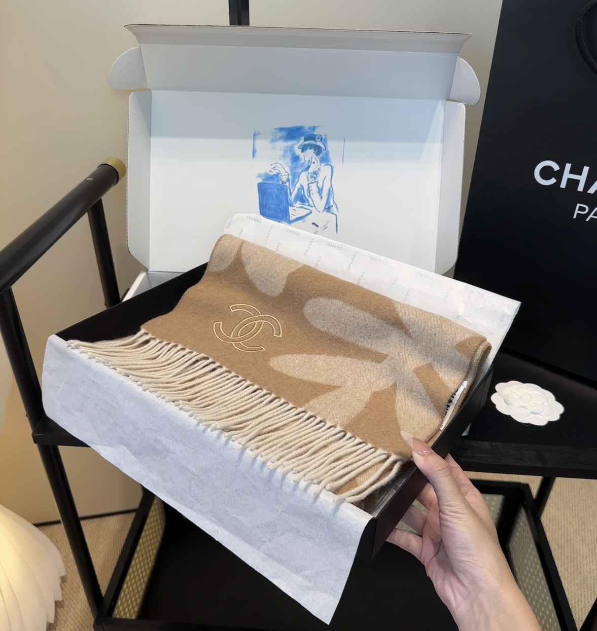 【▪Chanel · 香奈儿难得一见的温柔配色，超级迷恋❗️气质低调恬静又不失优雅❗️】重点推荐❗️高级