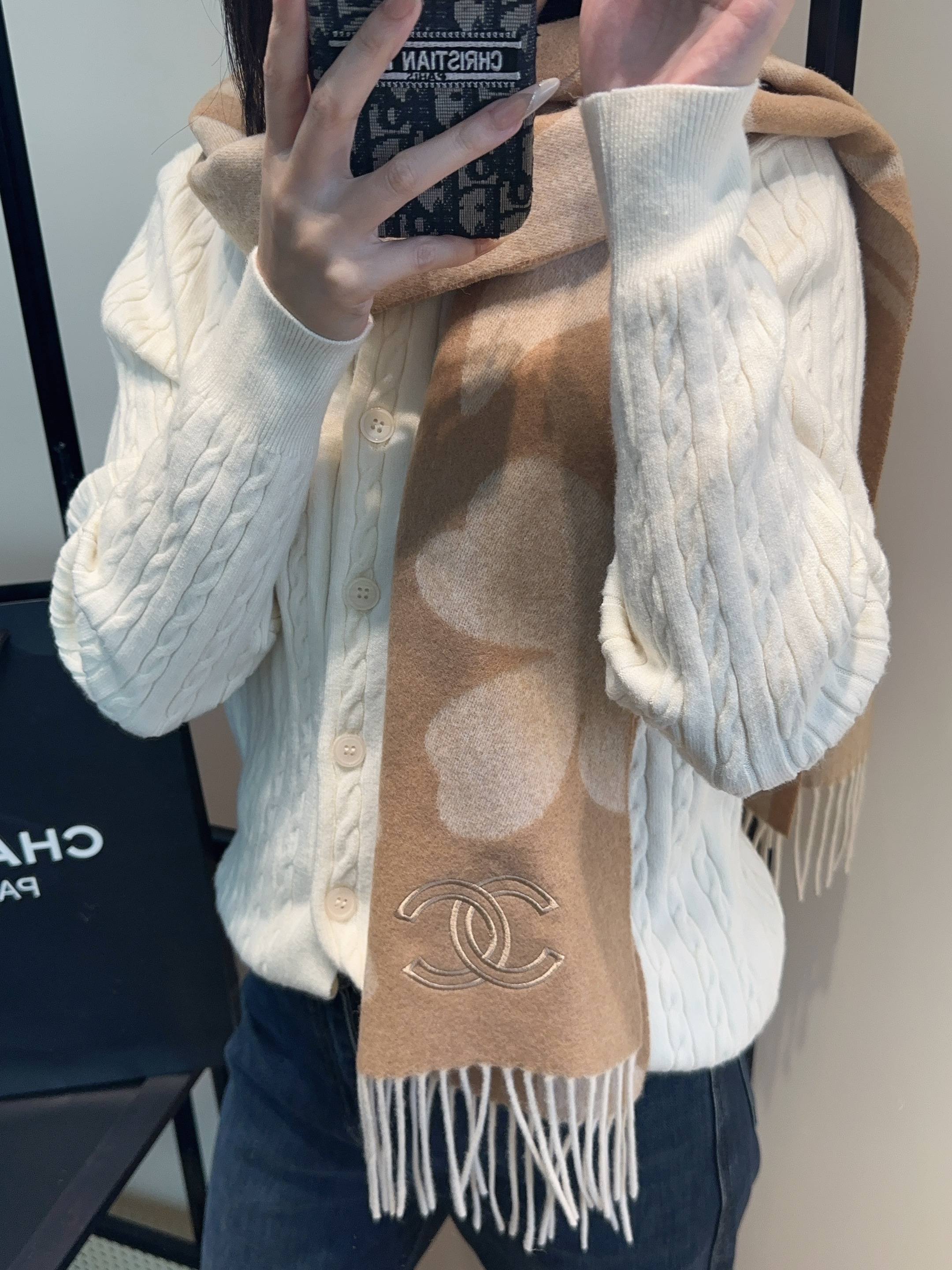 【▪Chanel · 香奈儿难得一见的温柔配色，超级迷恋❗️气质低调恬静又不失优雅❗️】重点推荐❗️高级