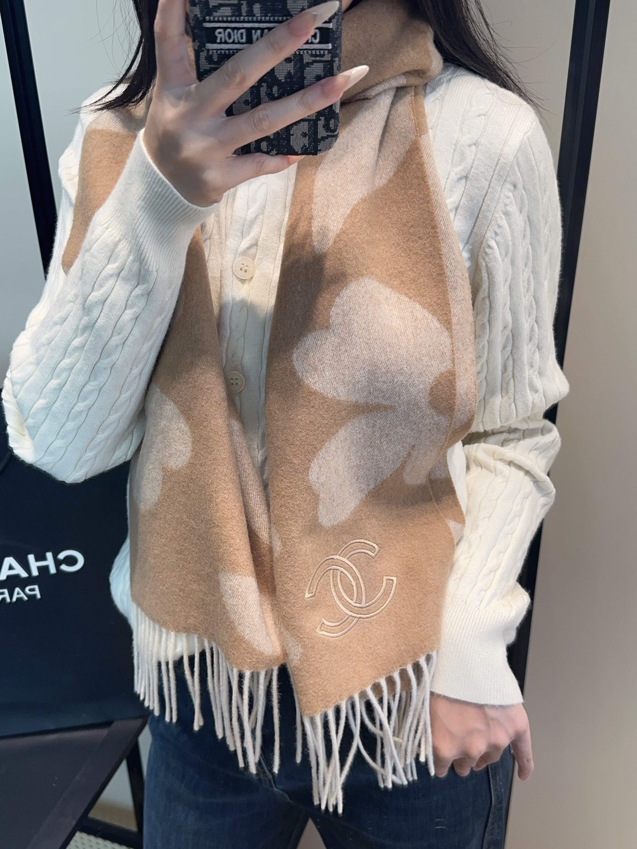 【▪Chanel · 香奈儿难得一见的温柔配色，超级迷恋❗️气质低调恬静又不失优雅❗️】重点推荐❗️高级