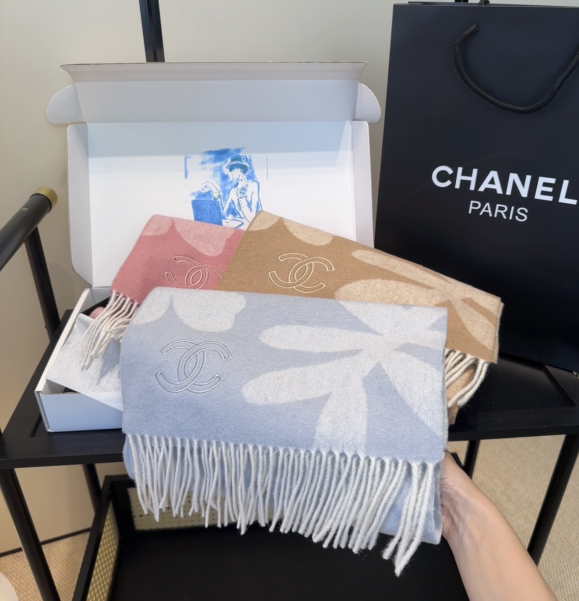 【▪Chanel · 香奈儿难得一见的温柔配色，超级迷恋❗️气质低调恬静又不失优雅❗️】重点推荐❗️高级