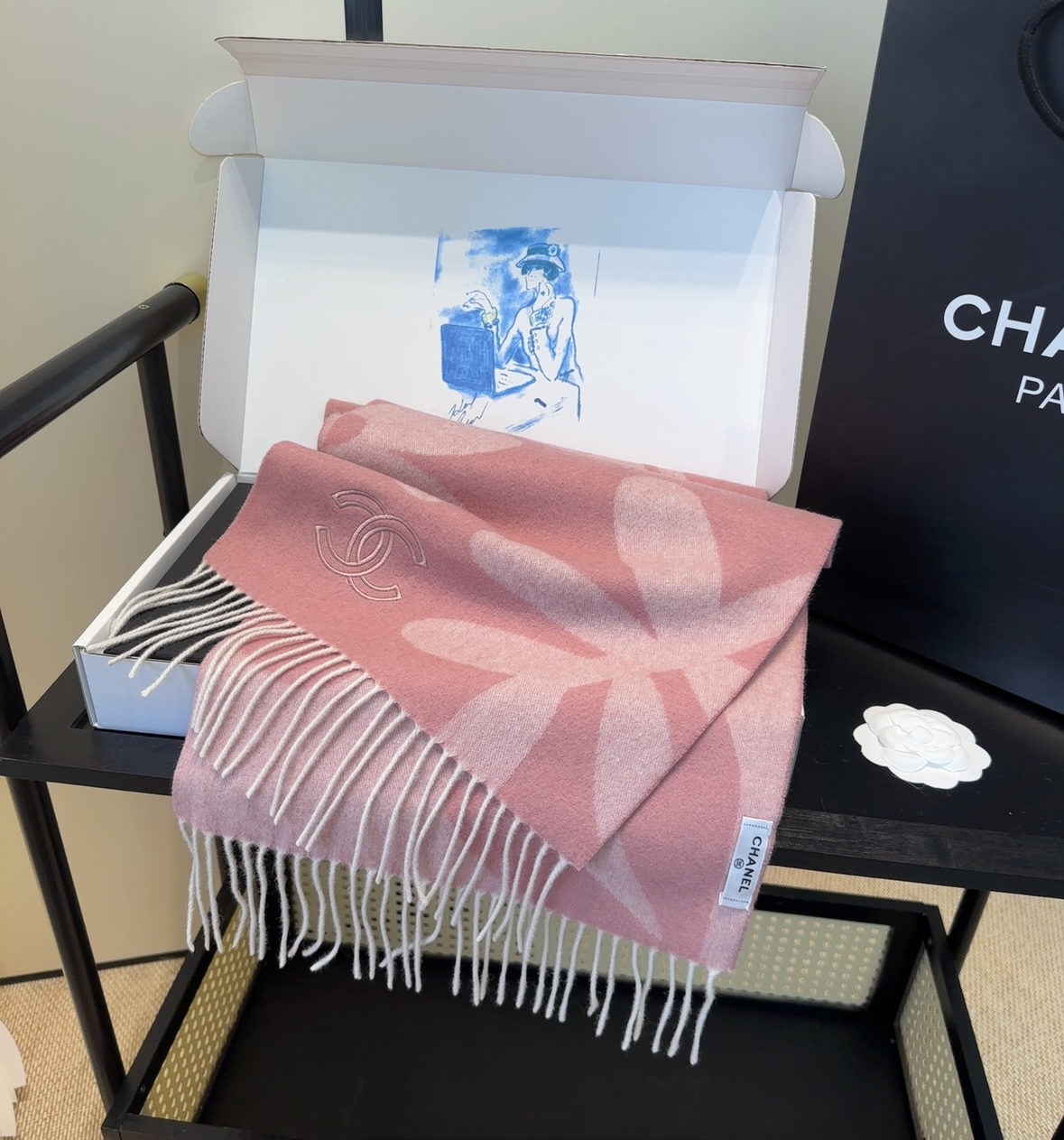 【▪Chanel · 香奈儿难得一见的温柔配色，超级迷恋❗️气质低调恬静又不失优雅❗️】重点推荐❗️高级