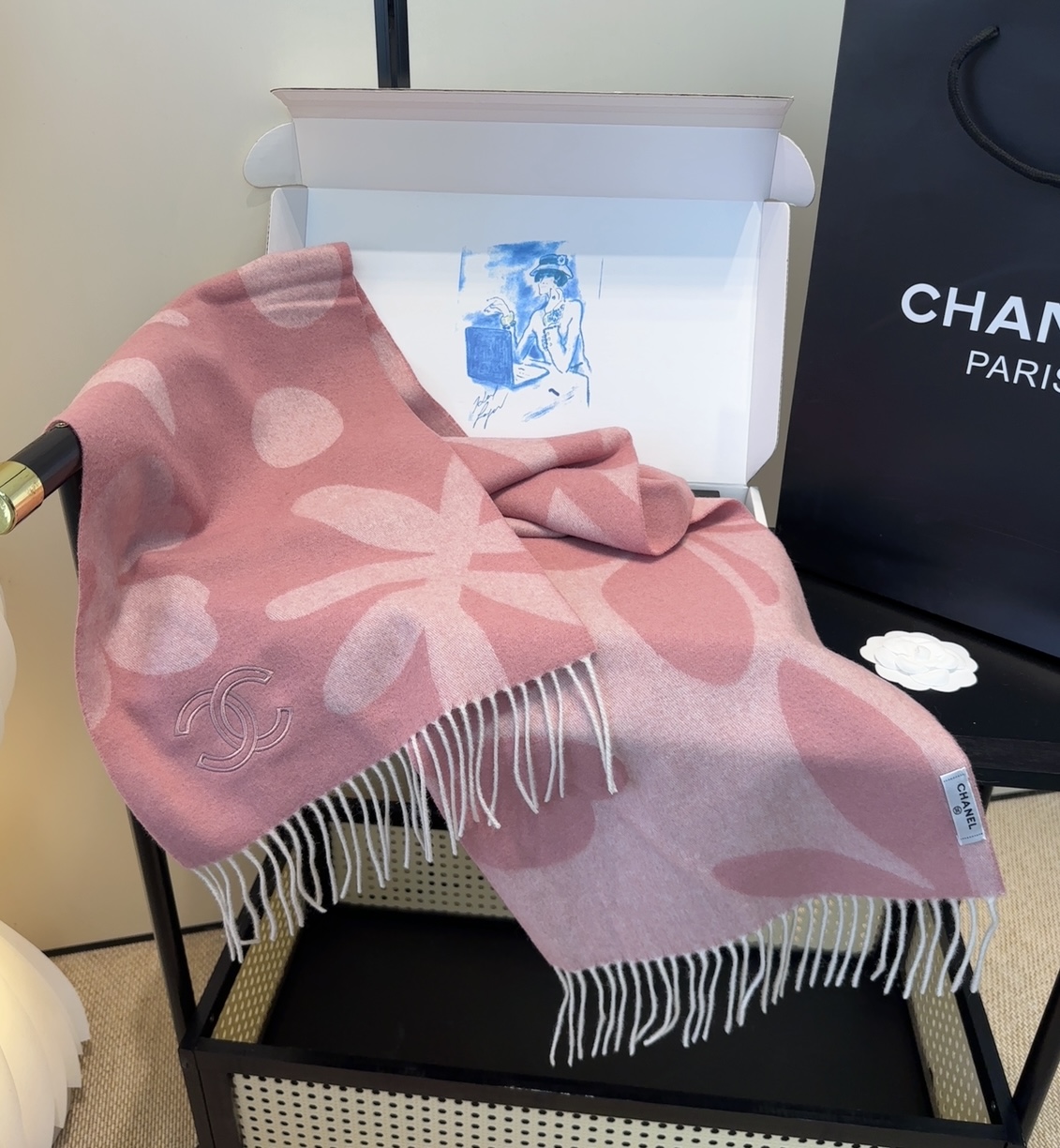 【▪Chanel · 香奈儿难得一见的温柔配色，超级迷恋❗️气质低调恬静又不失优雅❗️】重点推荐❗️高级