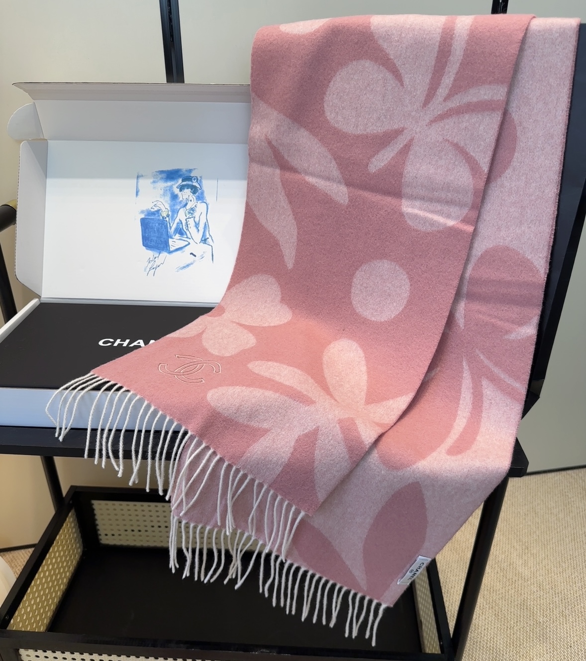 【▪Chanel · 香奈儿难得一见的温柔配色，超级迷恋❗️气质低调恬静又不失优雅❗️】重点推荐❗️高级