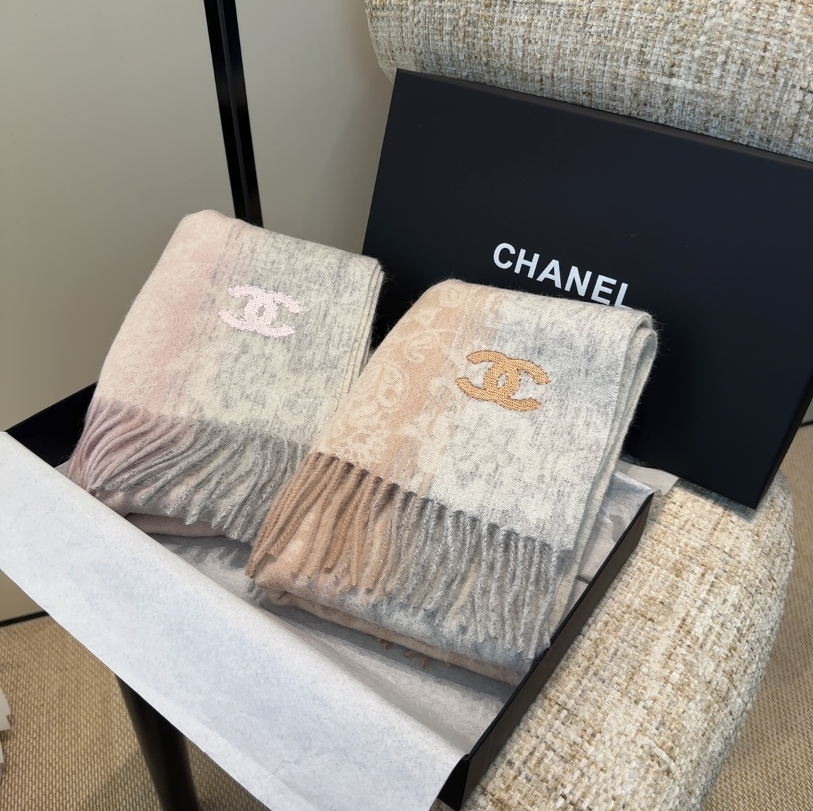 【▪Chanel · 香奈儿难得一见的温柔配色，超级迷恋❗️气质低调恬静又不失优雅❗️】重点推荐❗️高级