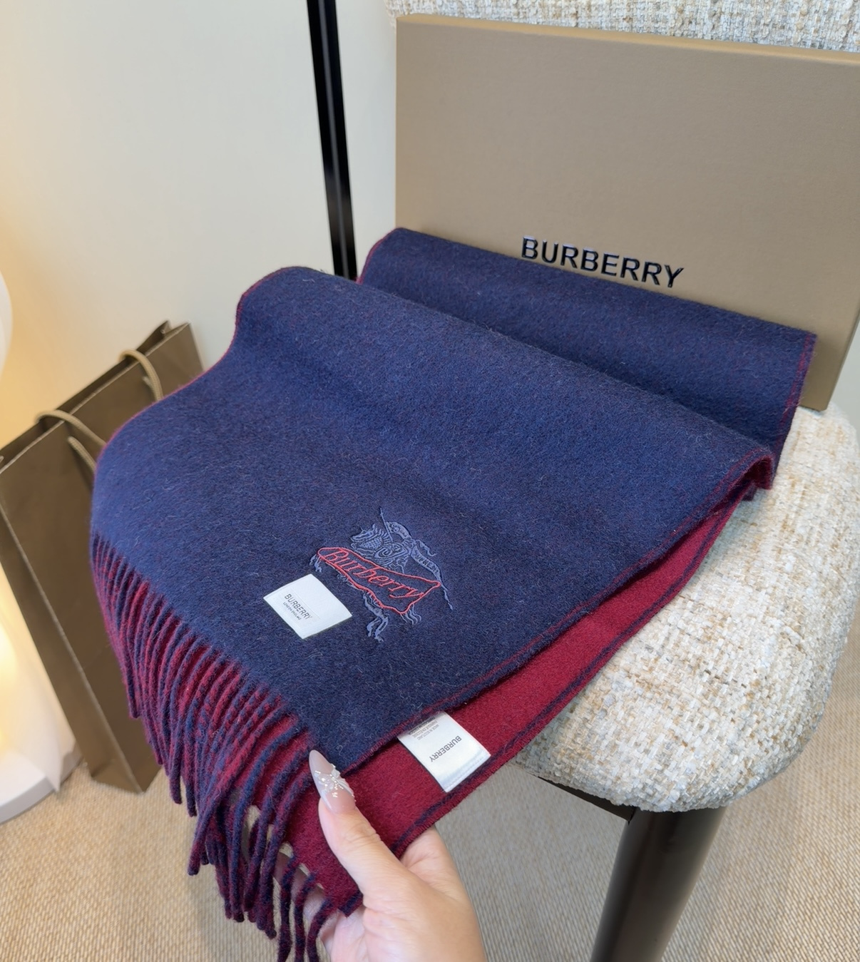 Burberry · 巴宝莉围巾❗️好看的要疯掉了，太有型太有魅力了❗️❗️非常斯文时尚的秋冬单品！真的