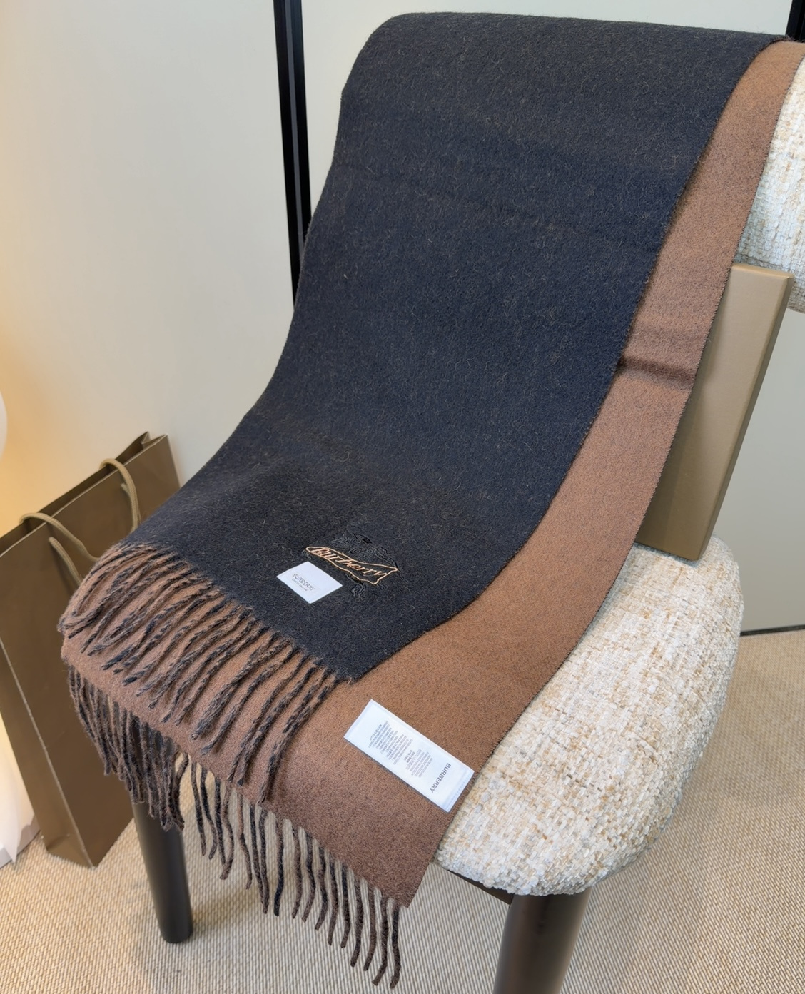 Burberry · 巴宝莉围巾❗️好看的要疯掉了，太有型太有魅力了❗️❗️非常斯文时尚的秋冬单品！真的