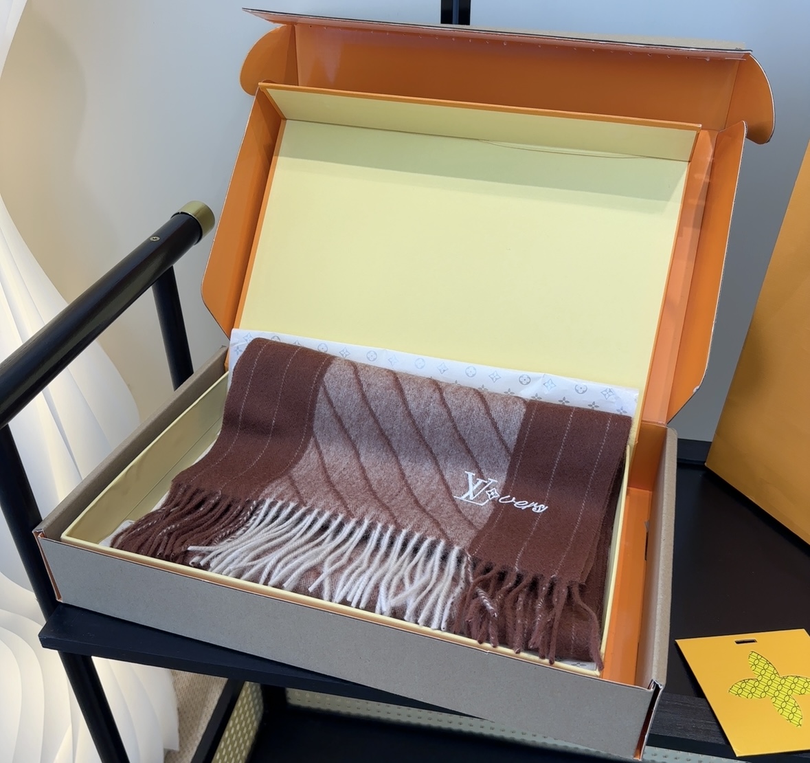 Lv围巾❗️好看的要疯掉了，太有型太有魅力了❗️❗️非常斯文时尚的秋冬单品！真的很喜欢，非常Classi