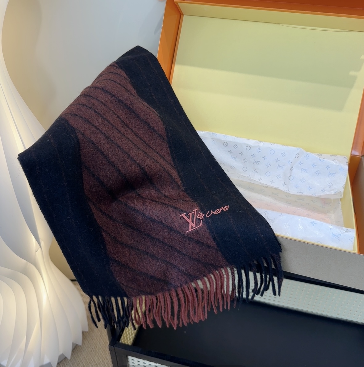 Lv围巾❗️好看的要疯掉了，太有型太有魅力了❗️❗️非常斯文时尚的秋冬单品！真的很喜欢，非常Classi