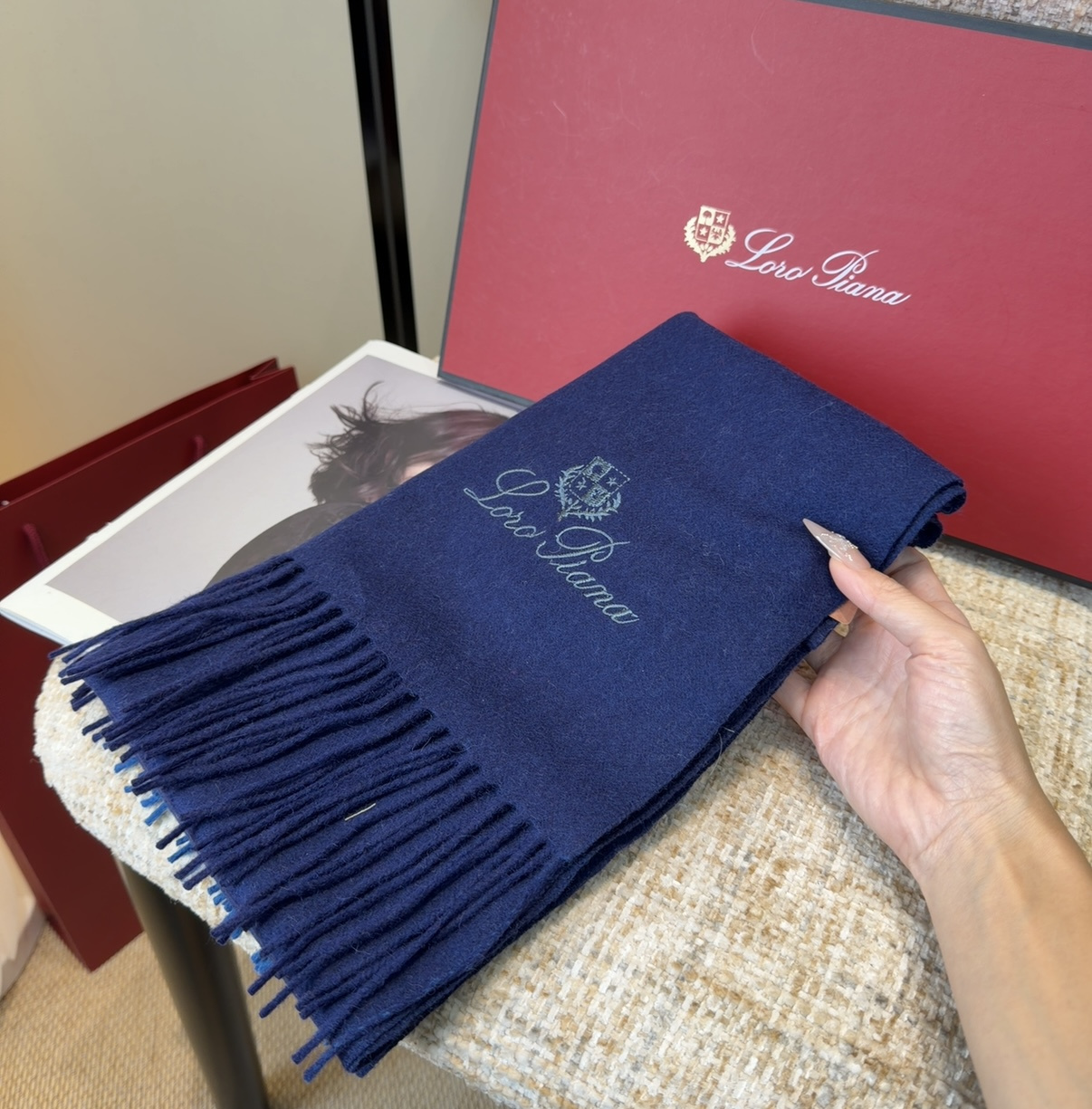 🆕Loro Piana · 【贸易公司尾单，极品山羊绒围巾披肩】送人自留都太高大上了😍重磅上新，爆款爆款