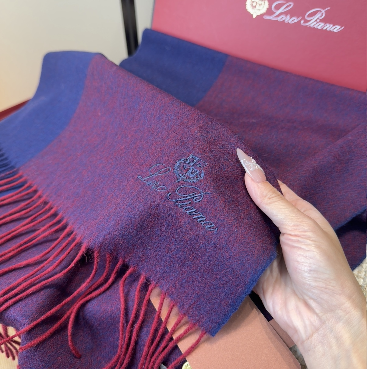 🆕Loro Piana · 【贸易公司尾单，极品山羊绒围巾披肩】送人自留都太高大上了😍重磅上新，爆款爆款