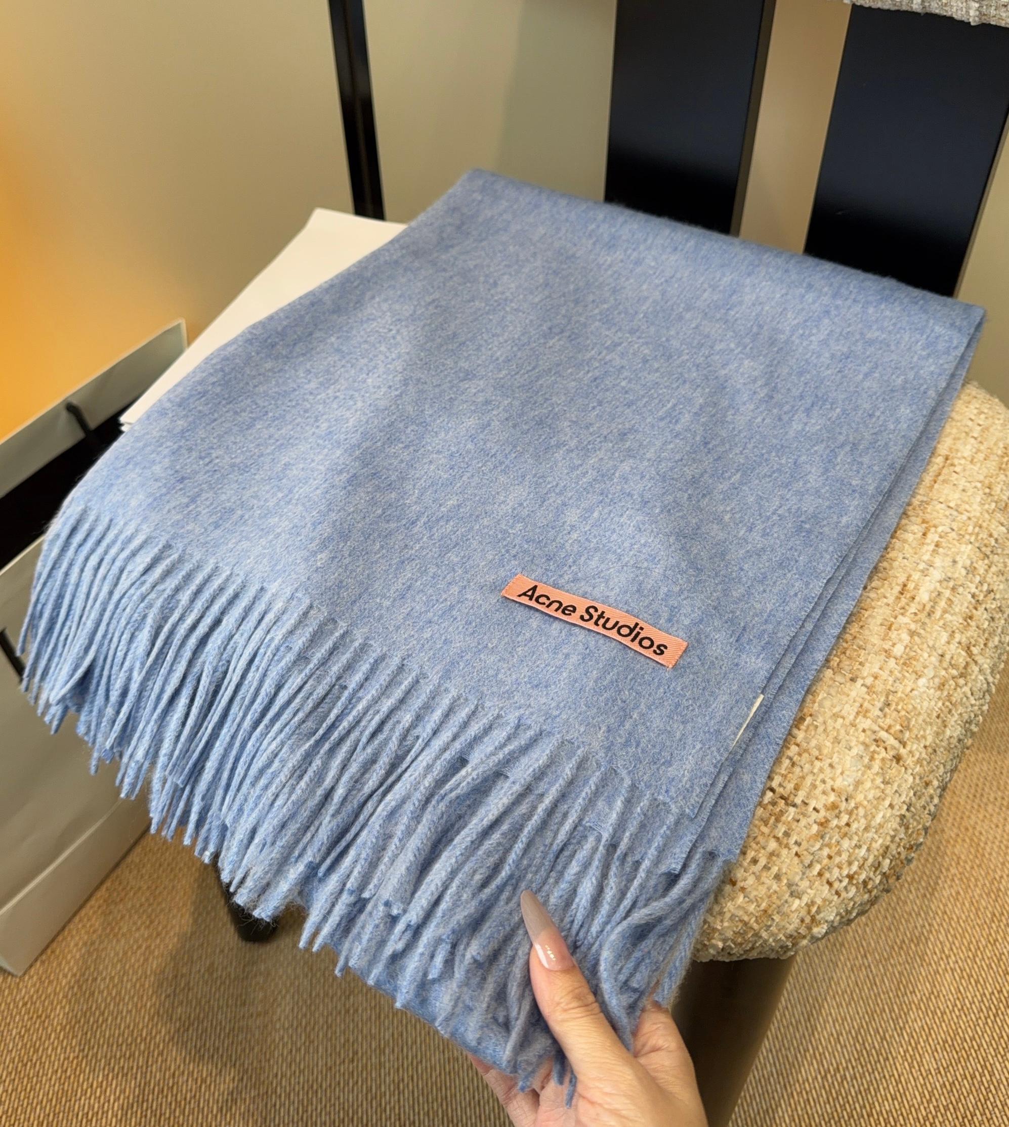 Acne 主打的系列~今年这个真是红啊~时髦气质的代名词‼️♥️自带高级气场‼️软软糯糯厚实温暖‼️再来