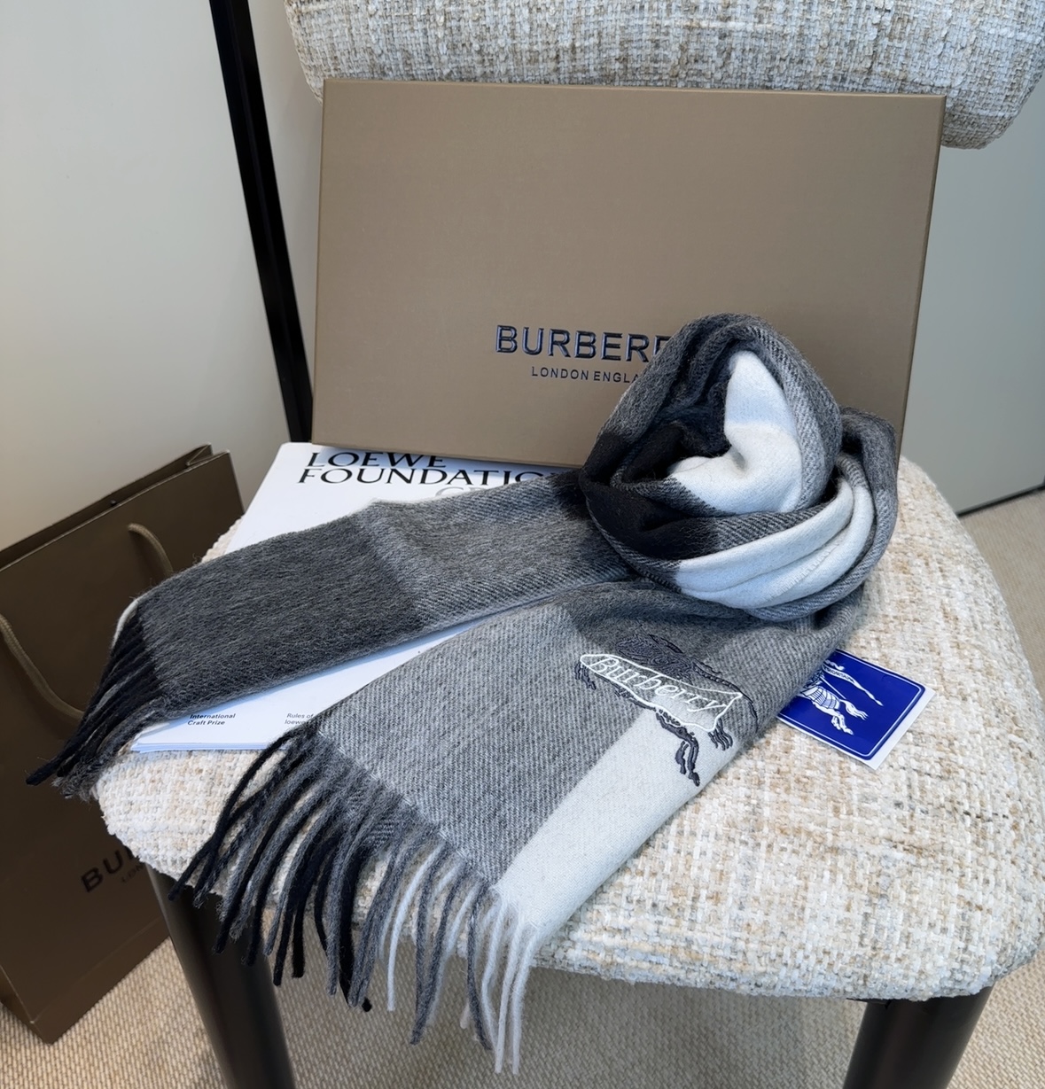 【▪️家属福利来了！！巴宝莉高端重磅男士围巾！】怒赞推荐，激动~！！下手绝对要快，同步专柜，最高端的男士