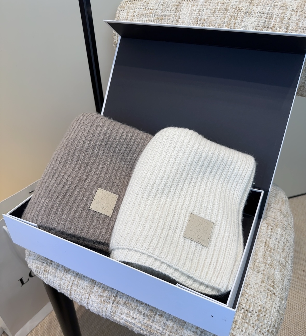 罗意威难得一见的针织单品，温柔配色，超级迷恋❗️气质低调恬静又不失优雅❗️】重点推荐❗️一秒心动啊！！！