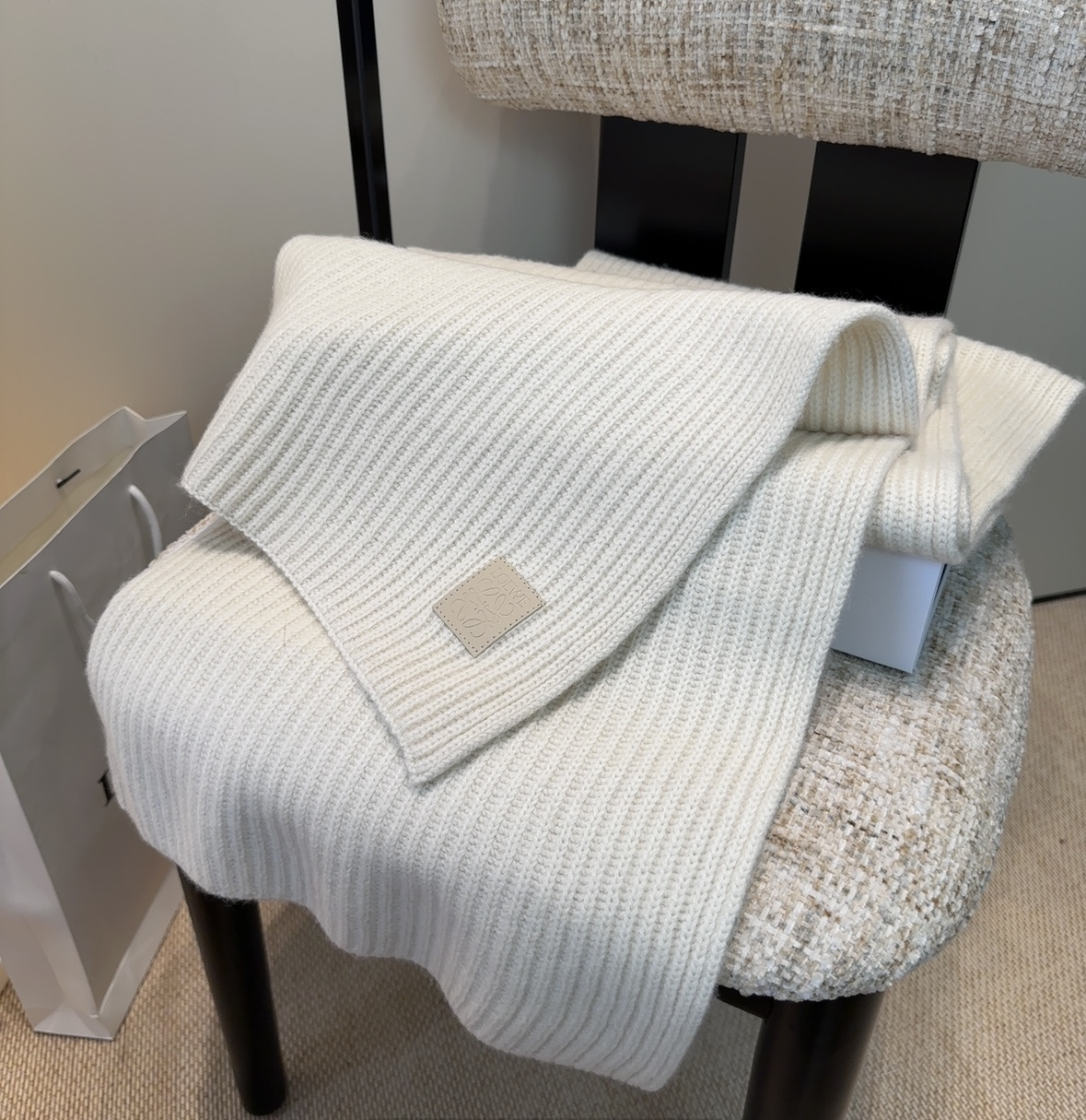 罗意威难得一见的针织单品，温柔配色，超级迷恋❗️气质低调恬静又不失优雅❗️】重点推荐❗️一秒心动啊！！！