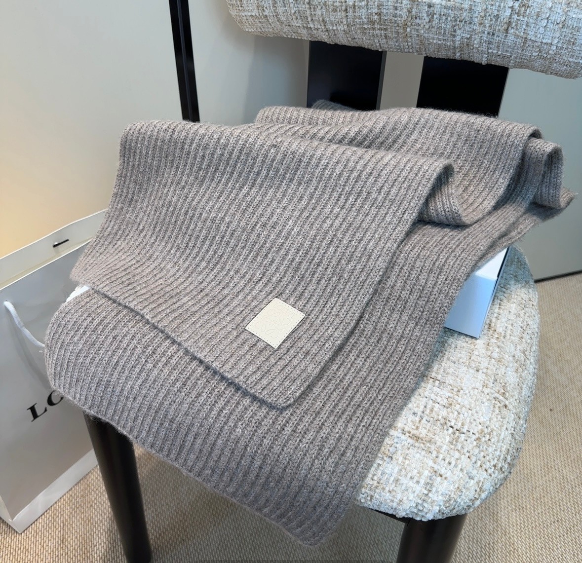 罗意威难得一见的针织单品，温柔配色，超级迷恋❗️气质低调恬静又不失优雅❗️】重点推荐❗️一秒心动啊！！！