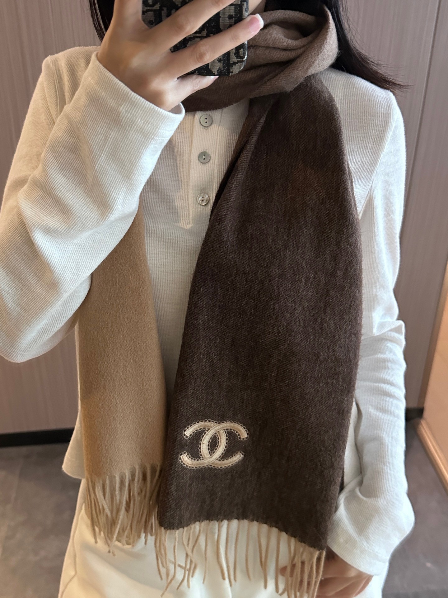 【▪香奈儿· 难得一见的温柔配色，超级迷恋❗️气质低调恬静又不失优雅❗️】重点推荐❗️高级舒适时髦气质，