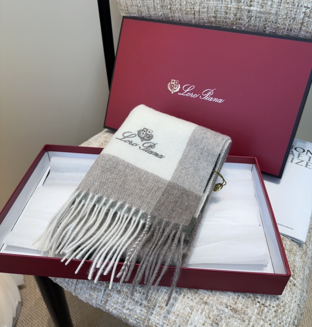 🆕Loro Piana · 【贸易公司尾单，极品山羊绒围巾披肩】送人自留都太高大上了😍重磅上新，爆款爆款