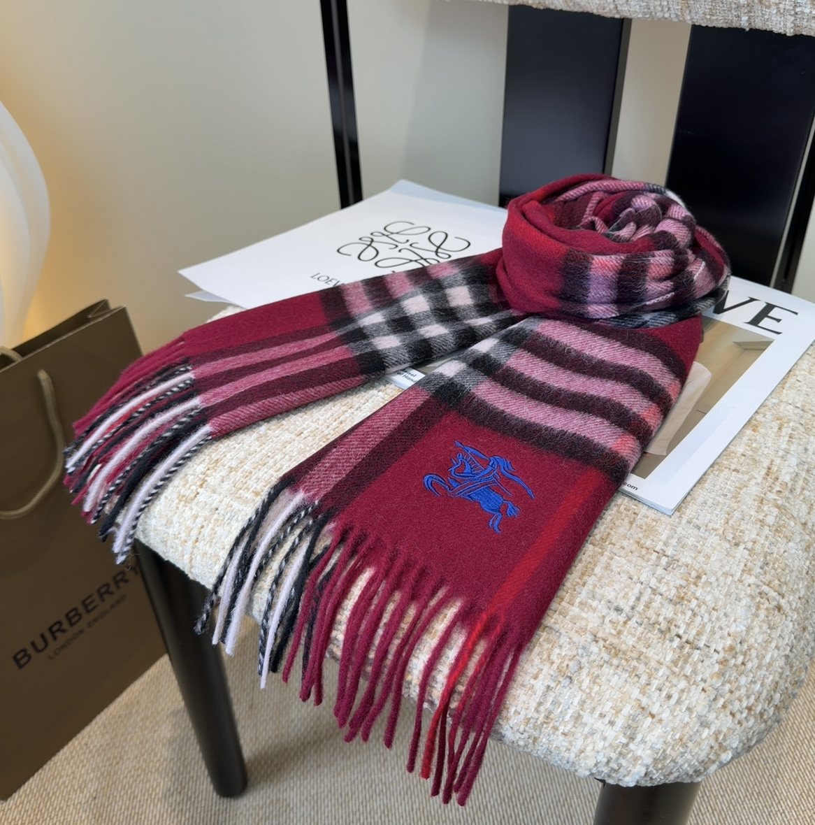 Burberry · 巴宝莉围巾❗️好看的要疯掉了，太有型太有魅力了❗️❗️非常斯文时尚的秋冬单品！真的