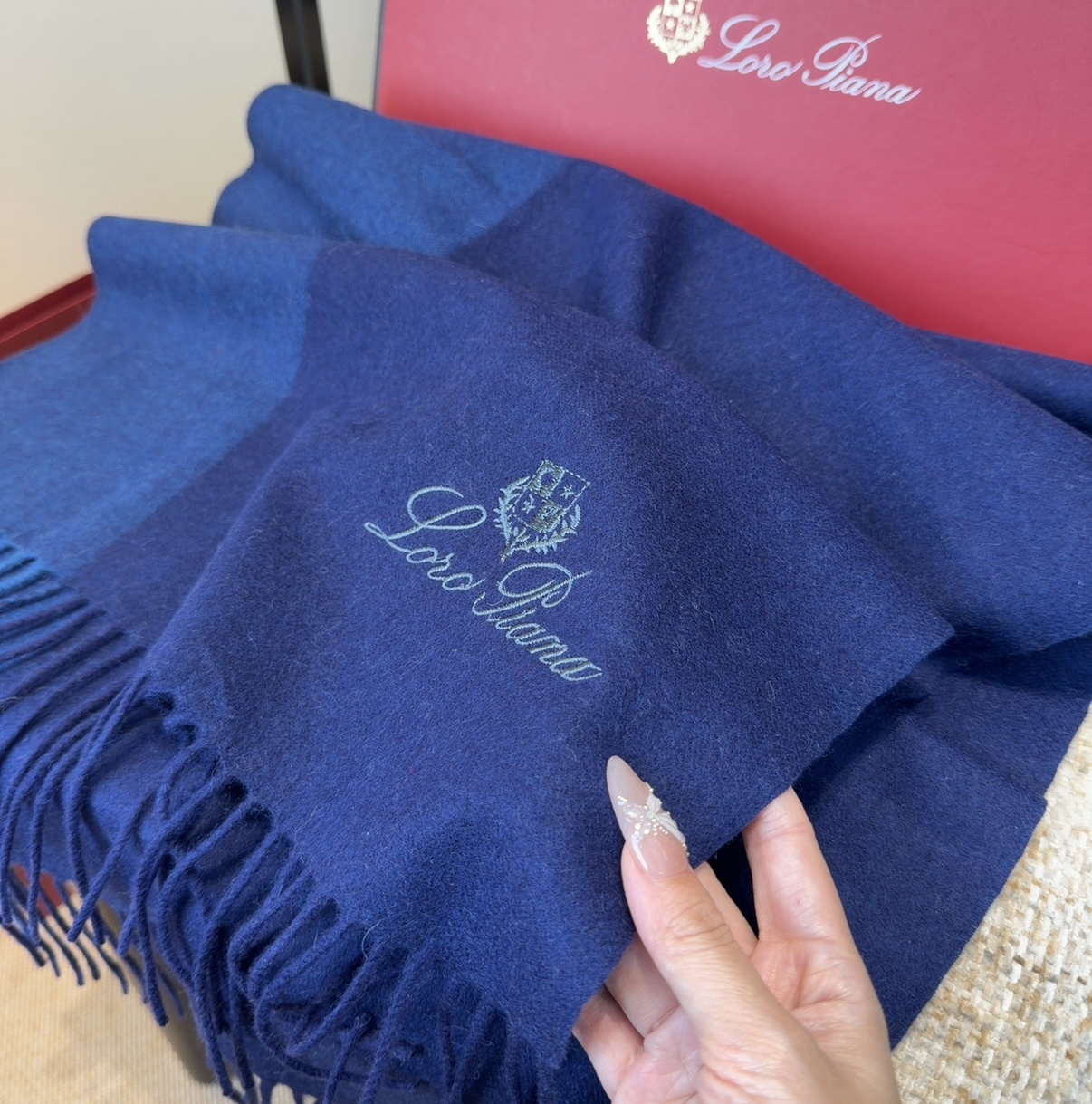 🆕Loro Piana · 【贸易公司尾单，极品山羊绒围巾披肩】送人自留都太高大上了😍重磅上新，爆款爆款