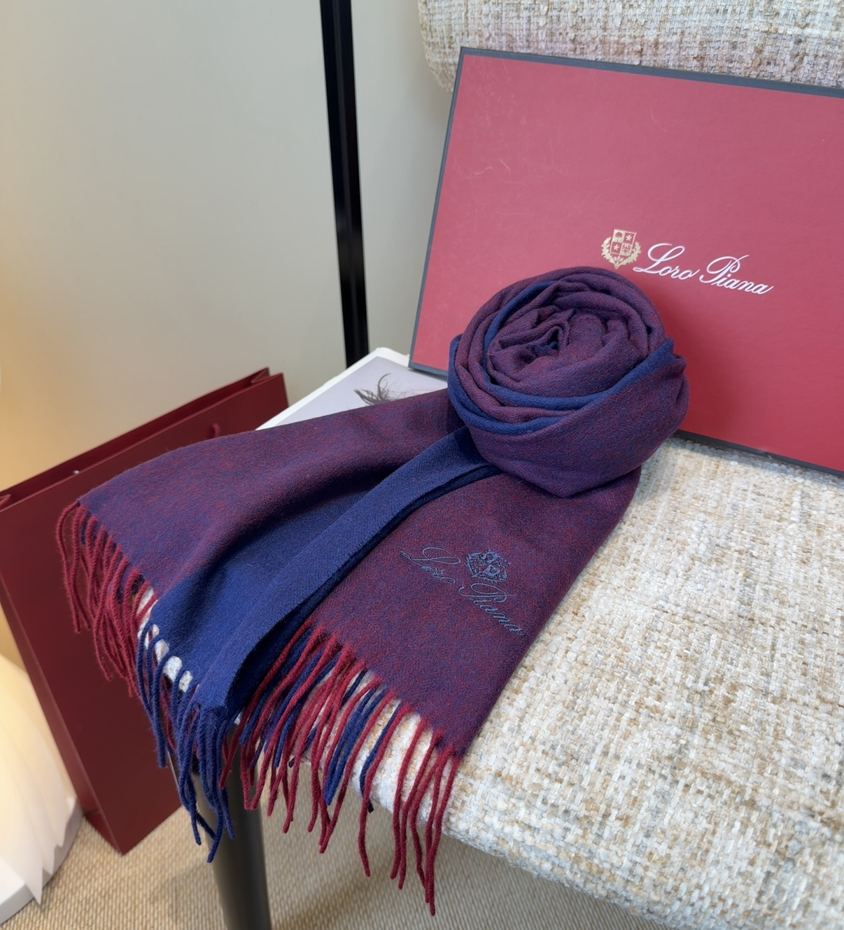 🆕Loro Piana · 【贸易公司尾单，极品山羊绒围巾披肩】送人自留都太高大上了😍重磅上新，爆款爆款