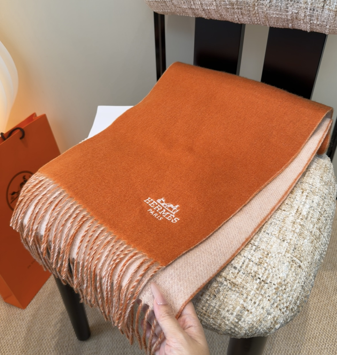2025年Hermes · 爱马仕，难得一见的温柔配色，低调又不失优雅❗️】重点推荐❗️双边配色，一条围