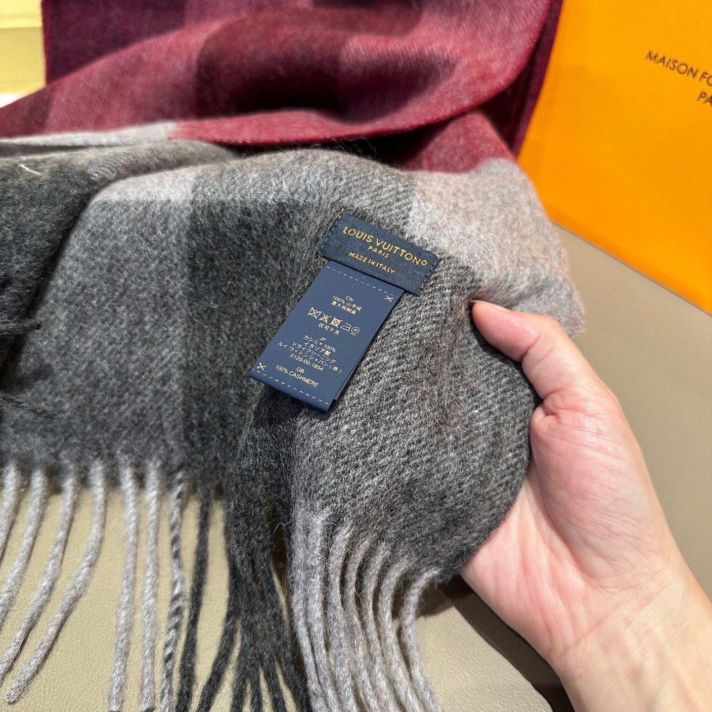 【▪️家属福利来了！！Lv 高端重磅围巾！】怒赞推荐，激动~！！下手绝对要快，同工艺难度大，超级无敌软糯