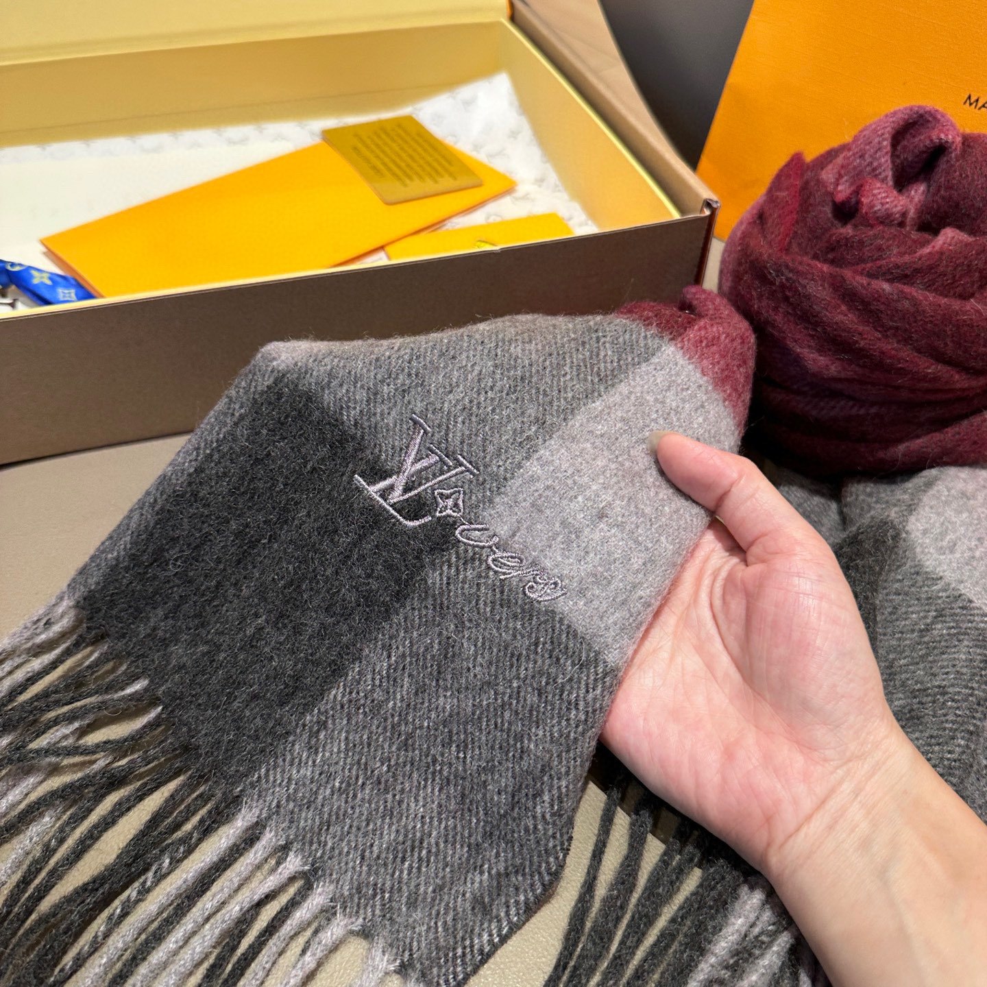 【▪️家属福利来了！！Lv 高端重磅围巾！】怒赞推荐，激动~！！下手绝对要快，同工艺难度大，超级无敌软糯