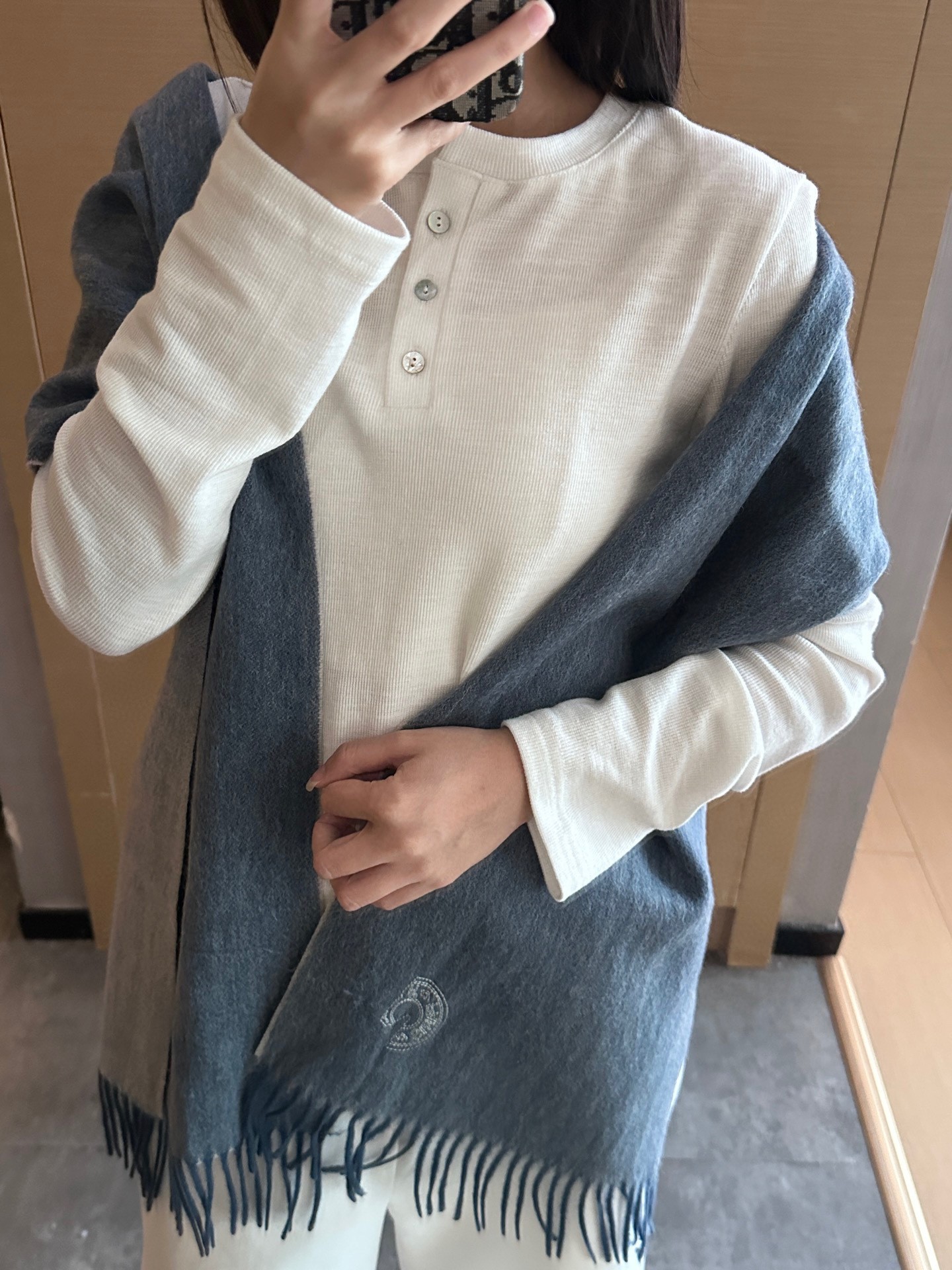 2025年Hermes · 爱马仕，难得一见的温柔配色，低调又不失优雅❗️】重点推荐❗️双边配色，一条围