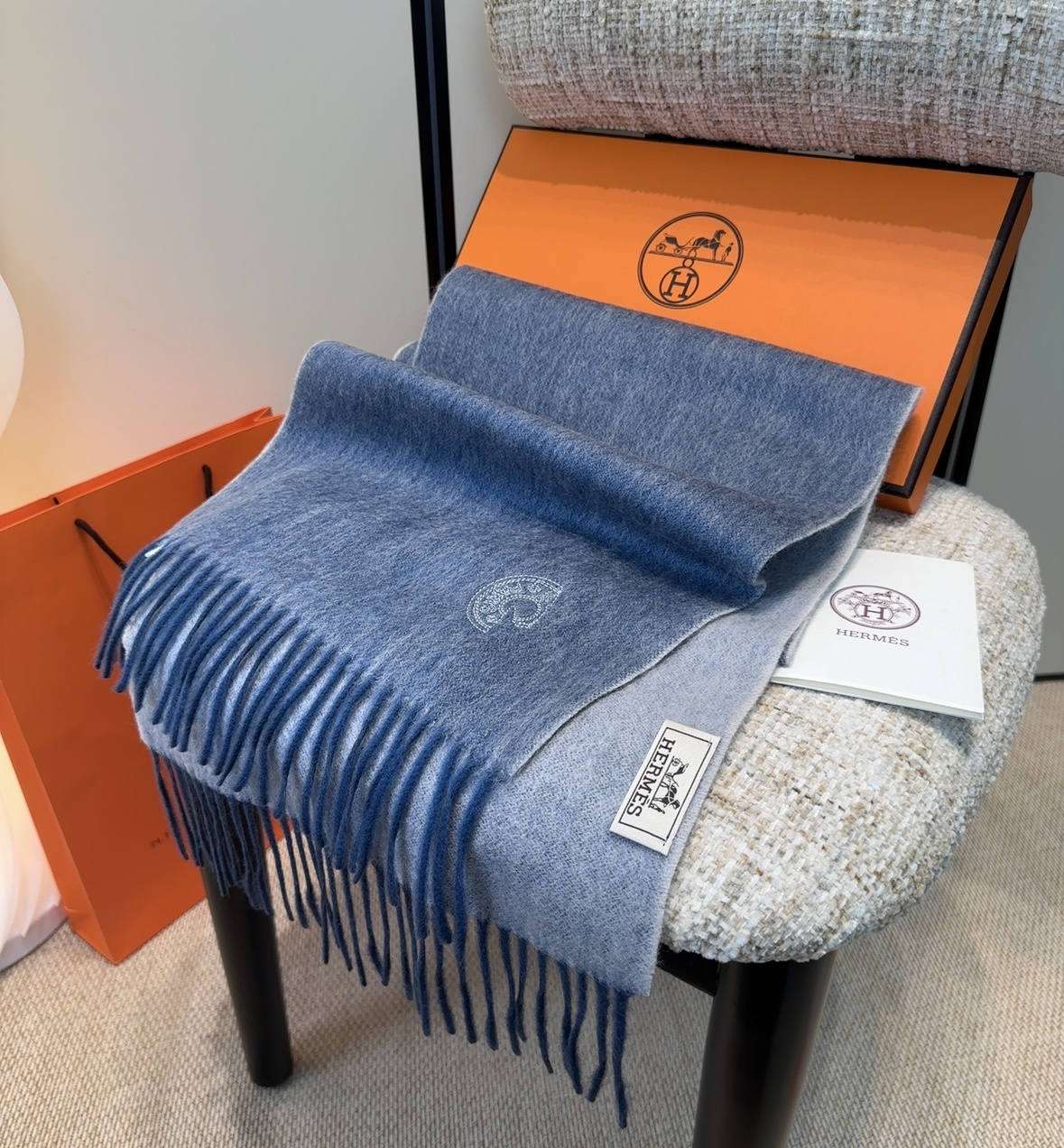 2025年Hermes · 爱马仕，难得一见的温柔配色，低调又不失优雅❗️】重点推荐❗️双边配色，一条围