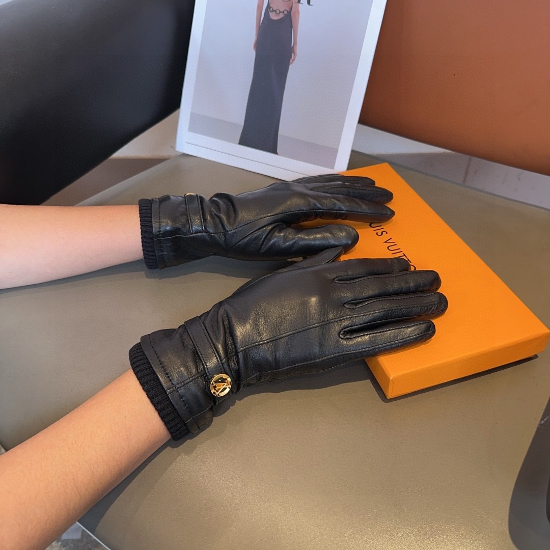 NO:718497,LV sheepskin gloves, fashionable gloves, warm in autumn and winter with velvet lining, classic and simple, super comfortable and soft, versatile ML gloves, gloves, louis vuitton, sheepskin, gloves19860909LV羊皮手套,时尚手套,秋冬保暖加绒内里,经典简洁上手超舒适柔软、百搭ML手套,手套,louis vuitton,sheepskin,gloves,accessory