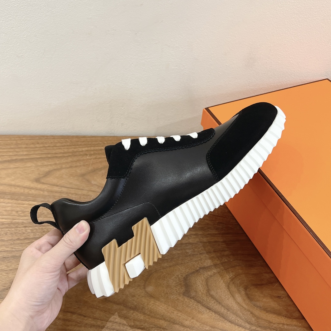 Hermes Men's and Women's Black Leather and Suede Low-Top Sneakers 7 i1731709500 6848 6