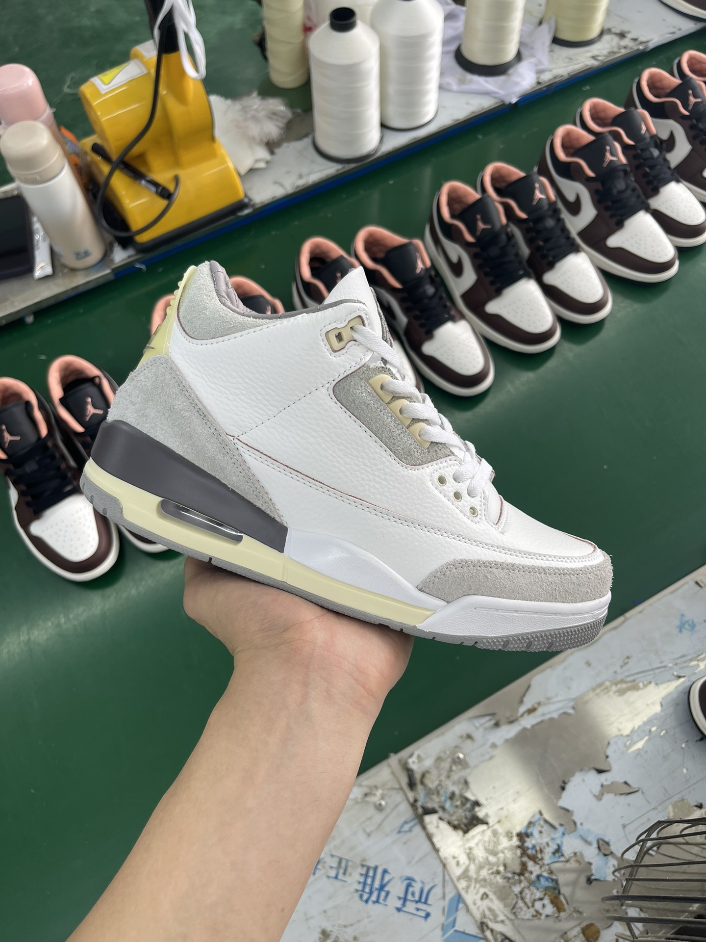 Air Jordan 3 Retro: Premium Leather, Iconic Style - Shop Now! 2 i1716545107 9704 1