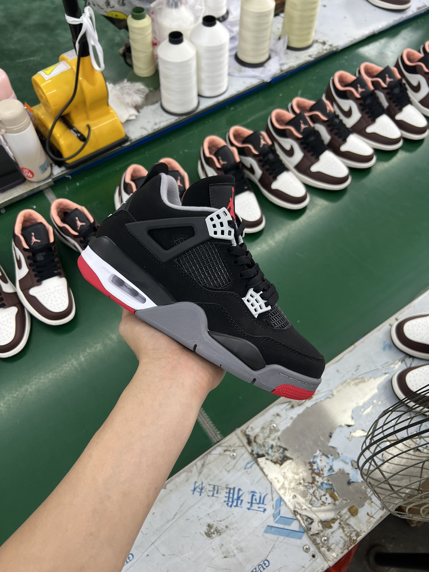 Air Jordan 4 Retro: Classic Style, Superior Comfort - Available Now! 8 i1716622130 1209 2