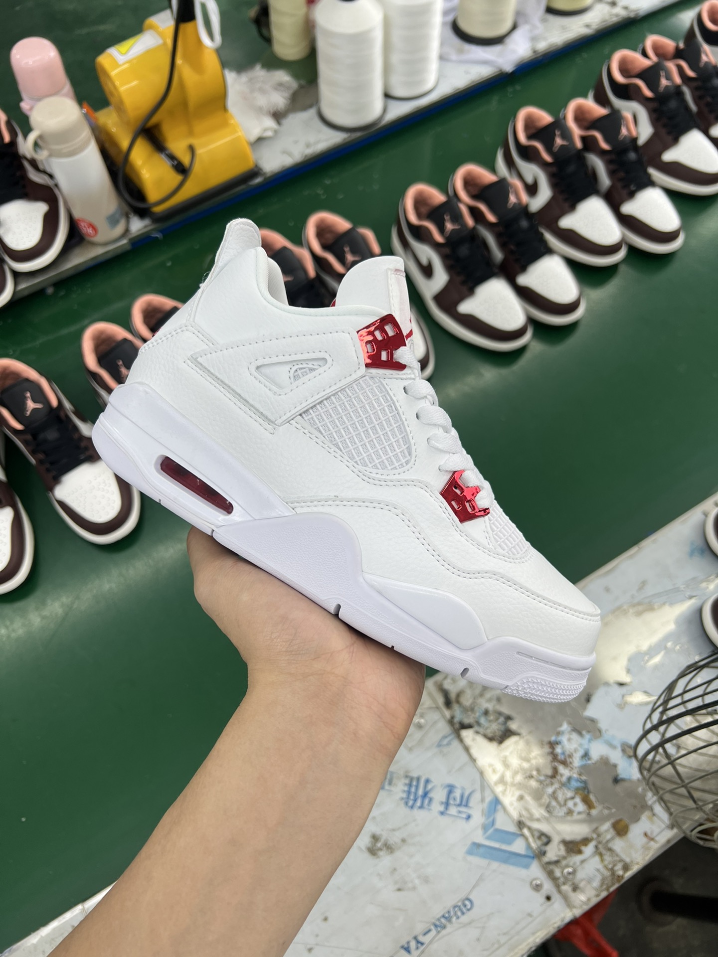 Air Jordan 4 Retro: Classic Style, Superior Comfort - Available Now! 9 i1716622130 2290 1