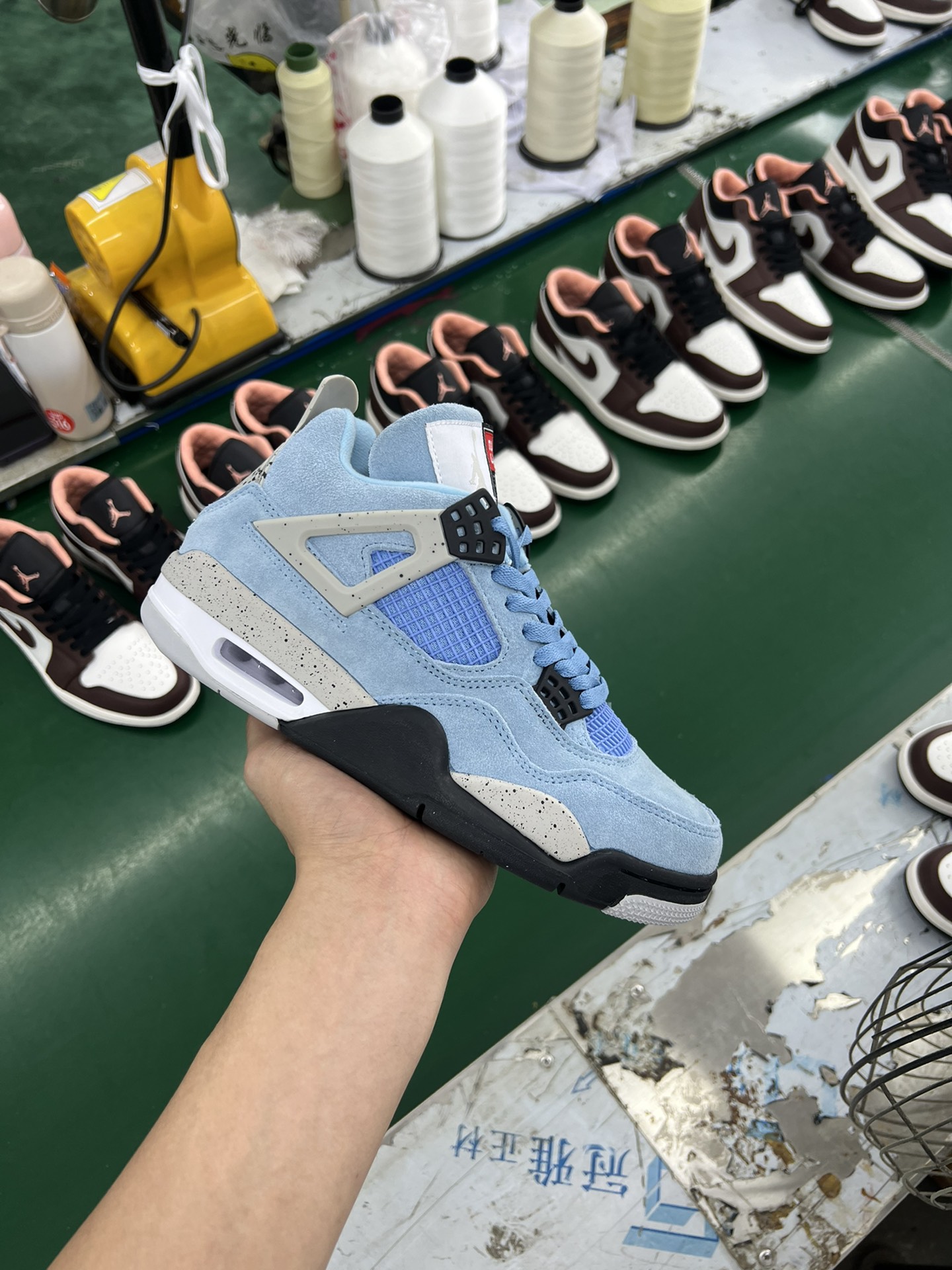 Air Jordan 4 Retro: Classic Style, Superior Comfort - Available Now! 7 i1716622130 7473 5