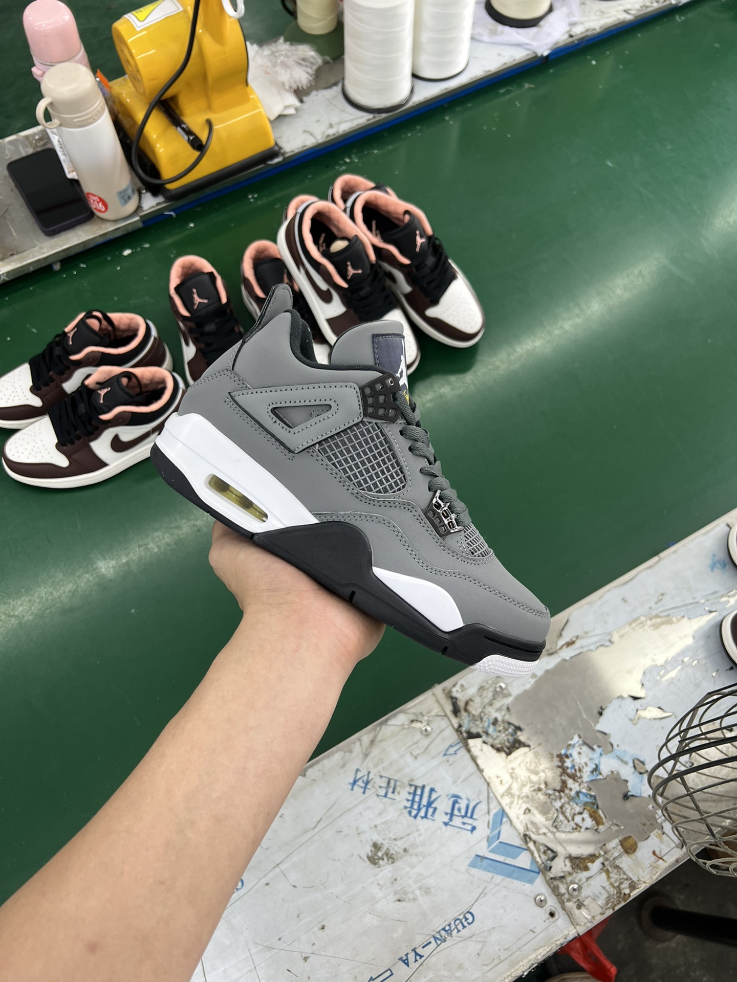 Air Jordan 4 Retro: Classic Style, Superior Comfort - Available Now! 11 i1716622130 7530 3